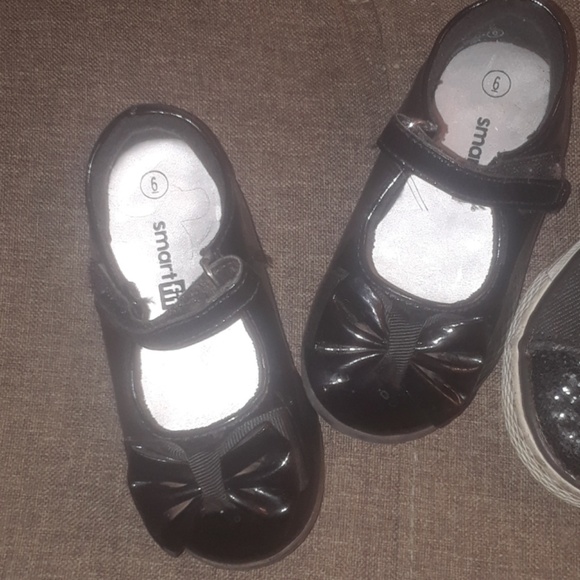 3 pairs of shoes - Picture 2 of 7